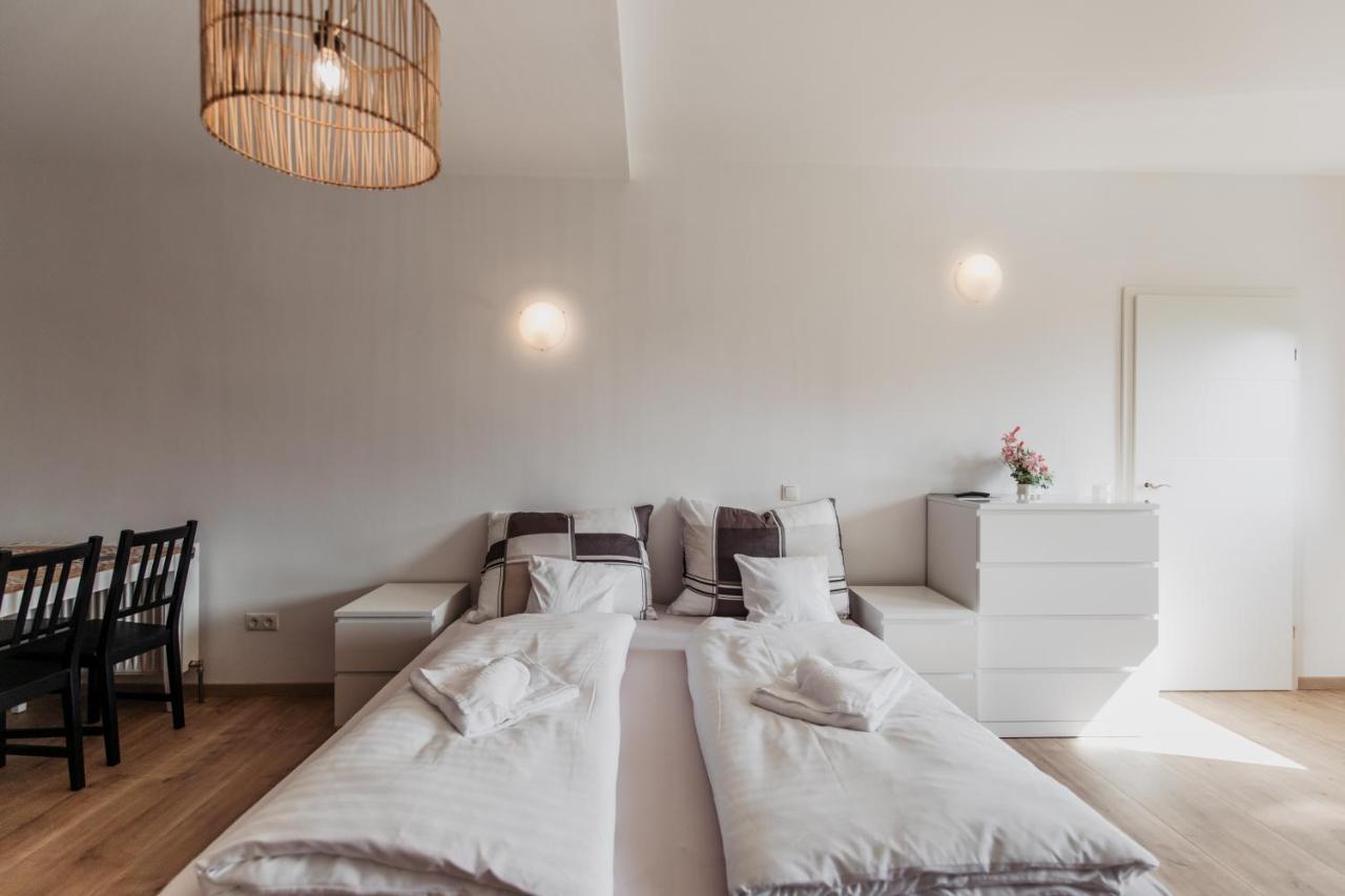 Ferienhaus Schilfvilla Mörbisch am See Esterno foto