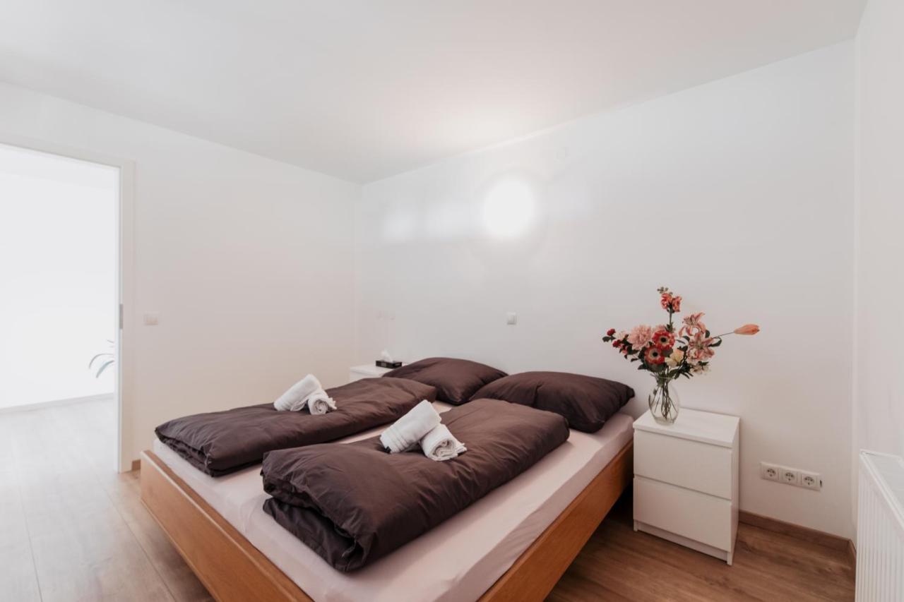 Ferienhaus Schilfvilla Mörbisch am See Esterno foto