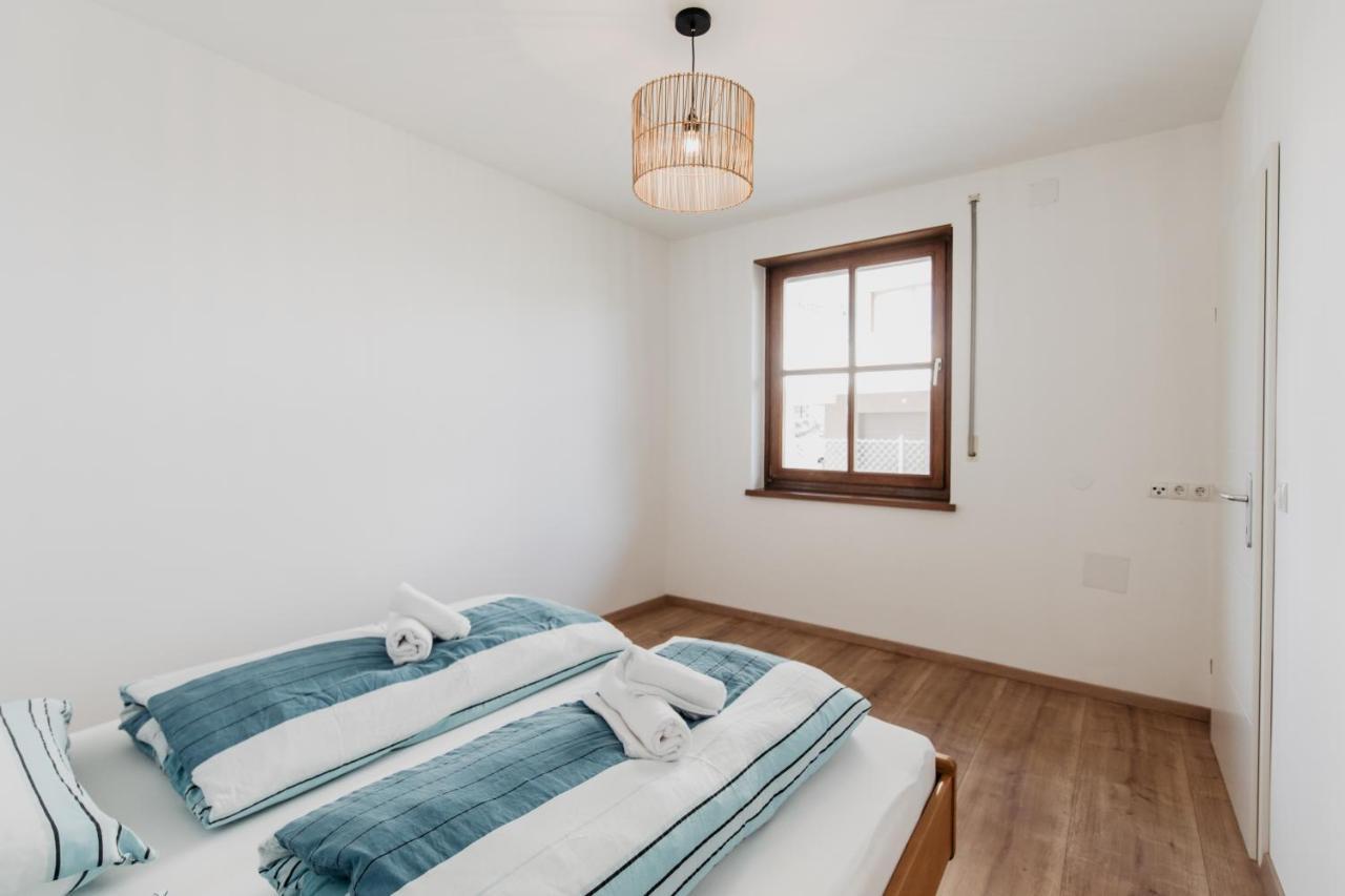 Ferienhaus Schilfvilla Mörbisch am See Esterno foto